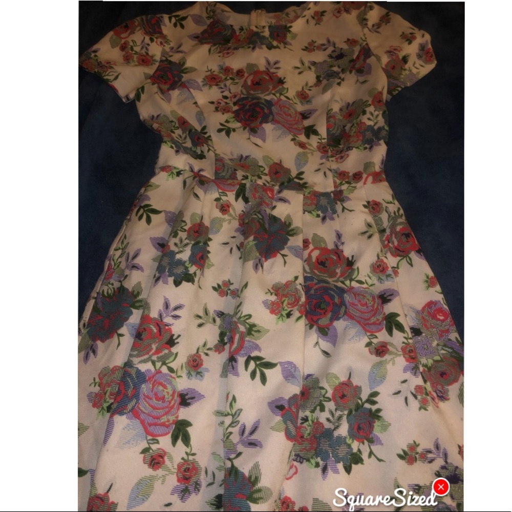 Dress - Picture 3 of 6